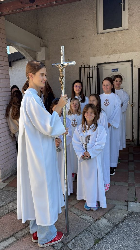 Upisi, upoznavanje i sastanak sa djecom i roditeljima